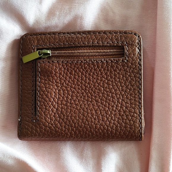 FOSSIL BROWN LEATHER WALLET. - Picture 2 of 6